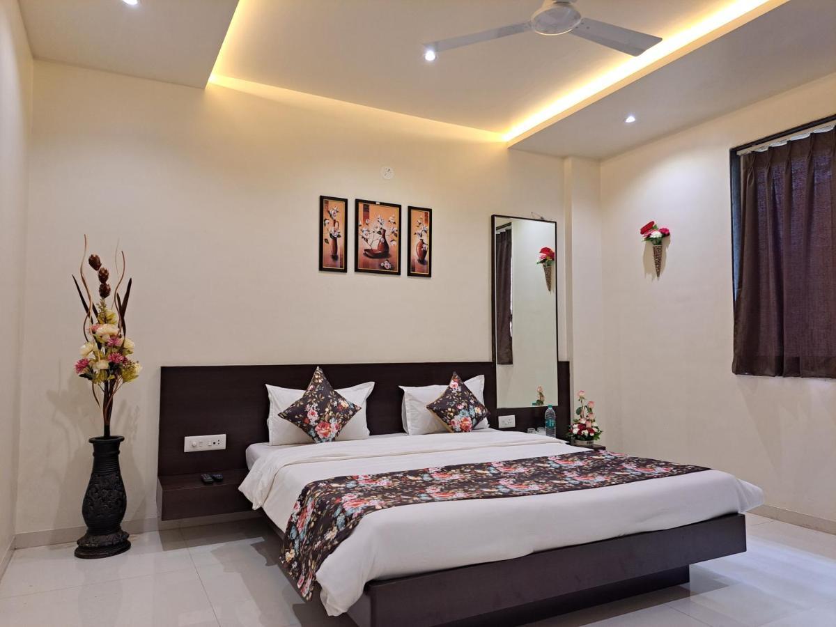 Bouquet Residency Hotel นาสิก ภายนอก รูปภาพ