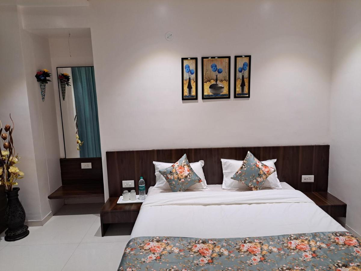 Bouquet Residency Hotel นาสิก ภายนอก รูปภาพ