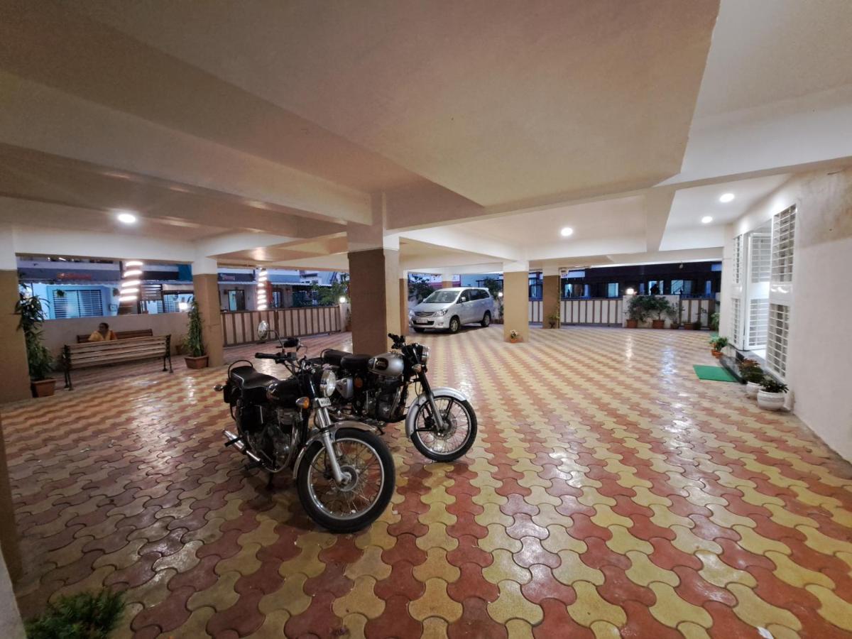 Bouquet Residency Hotel นาสิก ภายนอก รูปภาพ