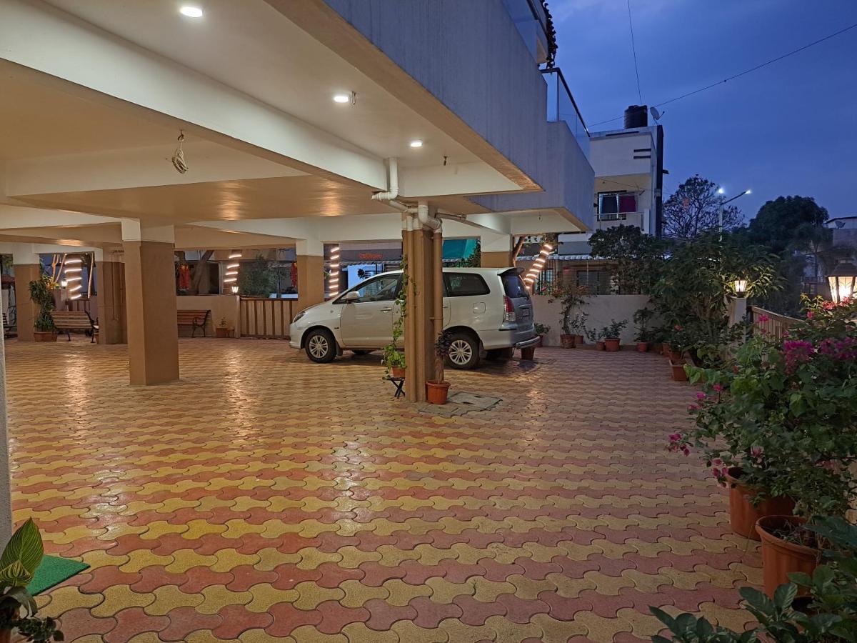 Bouquet Residency Hotel นาสิก ภายนอก รูปภาพ