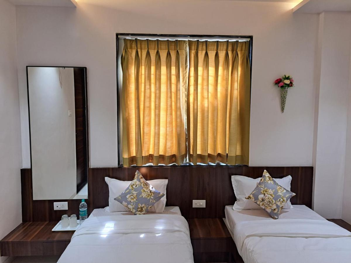 Bouquet Residency Hotel นาสิก ภายนอก รูปภาพ