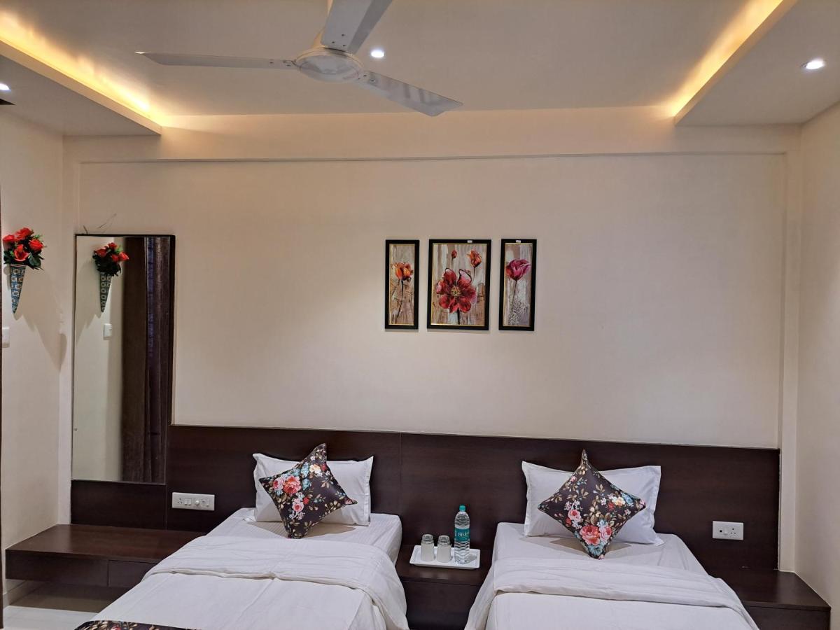 Bouquet Residency Hotel นาสิก ภายนอก รูปภาพ