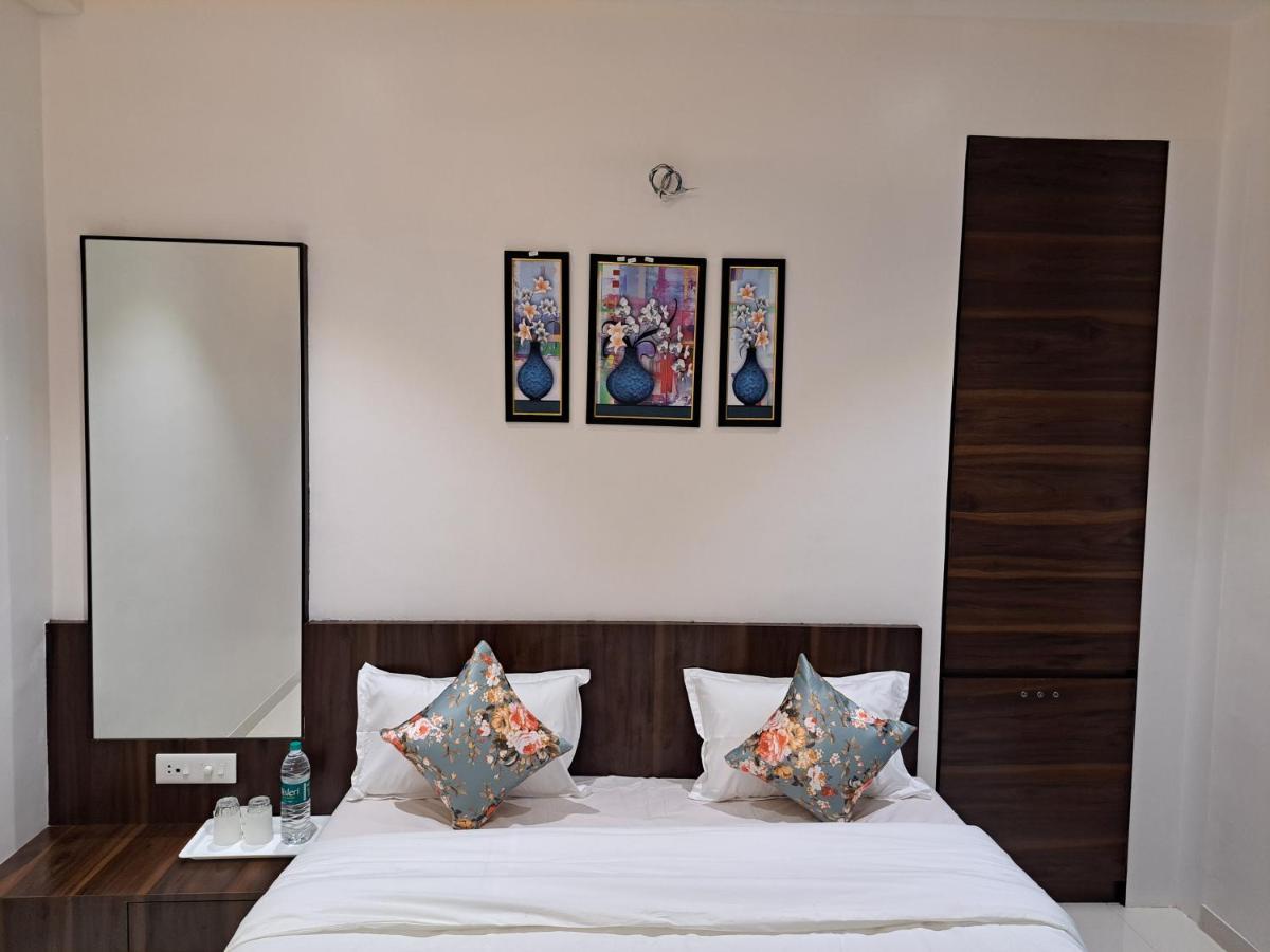 Bouquet Residency Hotel นาสิก ภายนอก รูปภาพ