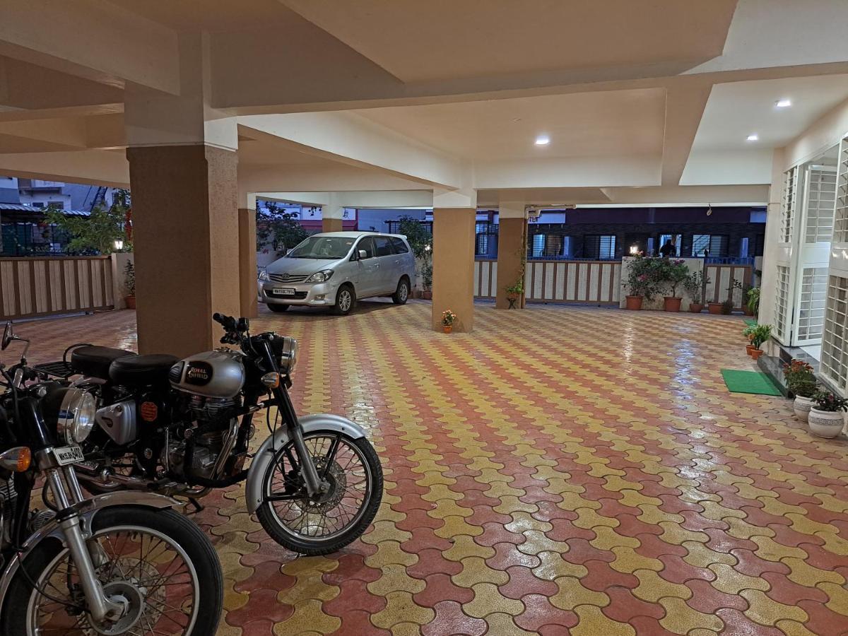 Bouquet Residency Hotel นาสิก ภายนอก รูปภาพ
